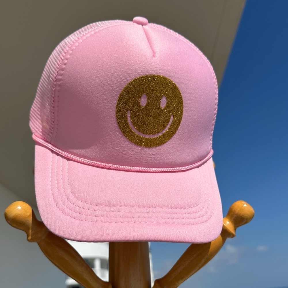 Stylish HAPPY FACE - Trucker Hat with Gold Smiley Face - Picture 4 of 7